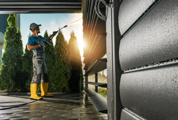 Best Deck Cleaning Services  in Hillcrest, CA