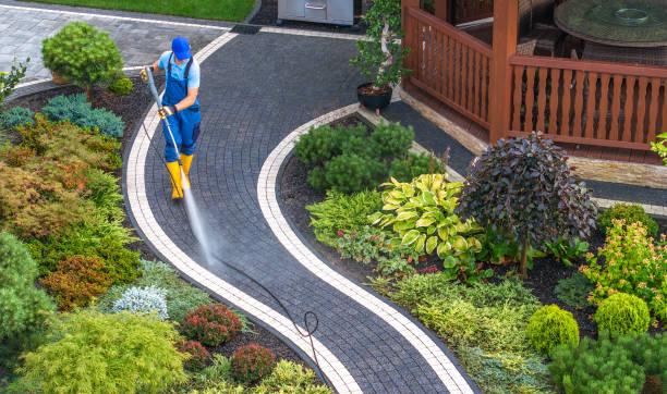 Best Deck Cleaning Services  in Hillcrest, CA